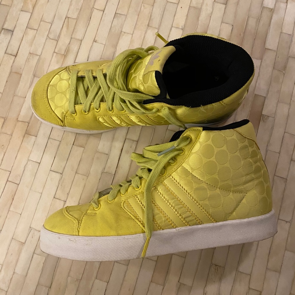 Adidas Originals neon yellow sneakers, size 6.5